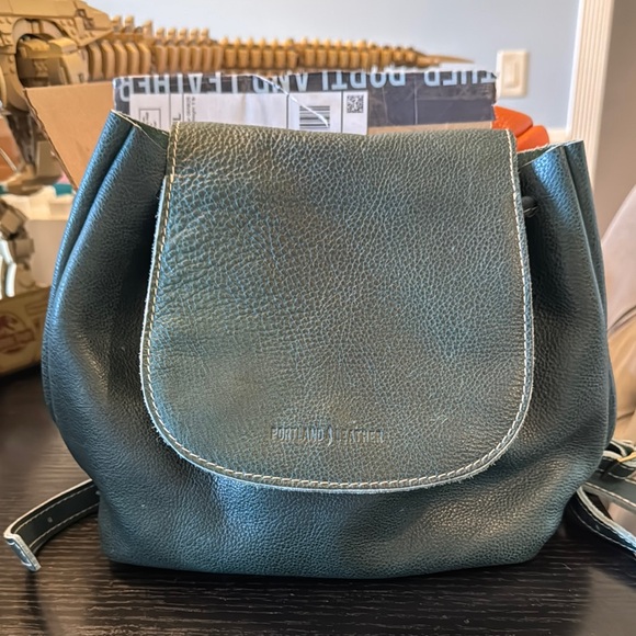 Portland Leather Handbags - Portland Leather Lagoon Bucket Backpack